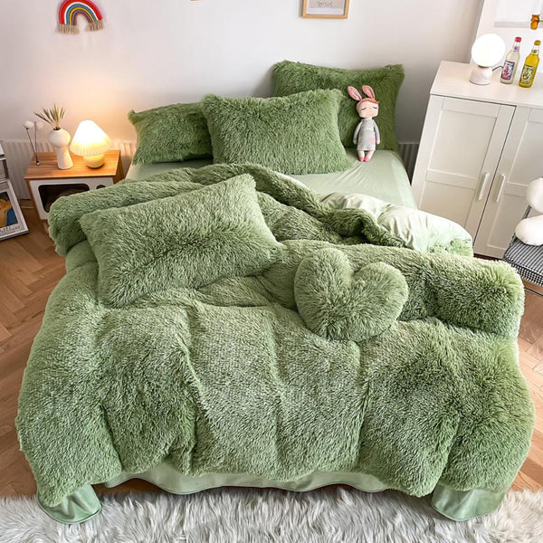 Olive Green Plush Fluffy Bedding Set – Earthy Faux Fur Bedding Set for Nature-Inspired Bedroom Design